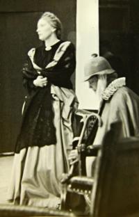 Kostelec nad Černými Lesy, Lidové divadlo, Zuzana Vojířová, 1943