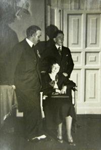 Pečky, Tyl, Bruck contra Spitz, 1932