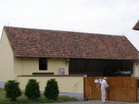 Roudné, budova obecního úřadu, kde se hraje loutkové divadlo, 2014