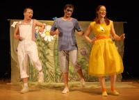 Ostrožská nová Ves, Blic, O třech motýlcích