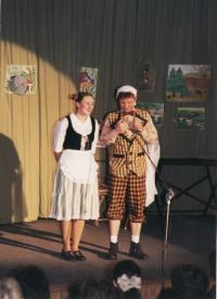 Dolní Dobrouč, Kroužek divadelních ochotníků, Na tý louce zelený, 1999
