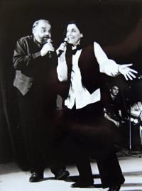 Blansko, Blanenské divadlo, GRANT aneb SEMAFOR MÁ ZELENOU, 2004