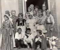 Bílá Třemešná, školní soubor, Popelka, 1969