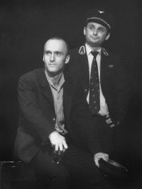 Hradec Králové – Nejhodnější medvídci a Praha – Na tahu, Ještě žiju s placatkou, věšákem a čepicí, CP Jiráskův Hronov 2001