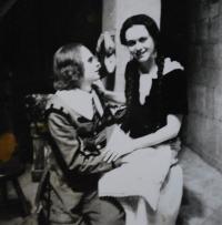 Vysoké nad Jizerou, Krakonoš, Komedie o vějíři