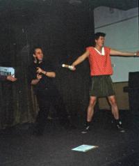 Praha 4, Promiňte, Divotvornej hrnec, 1998