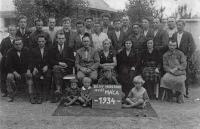 Pepa Máca, skupinové foto zaměstnanců firmy, 1934