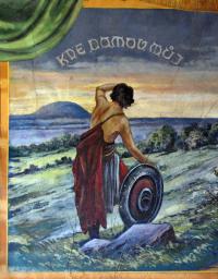 Oldřiš, Orlovna, opona příchod Čechů, nápis Kde domov můj, autor Jan Herynek, detail opony, 1929