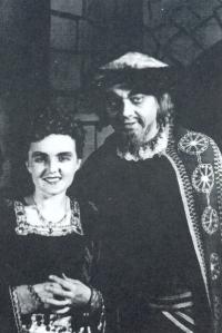 Brniště, OS, Noc na Karlštějně