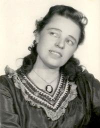 Bílá Třemešná, Osvětová beseda, Pozdní láska, Anna Šimonová, 1954