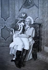 Praha-Kobylisy, Lidové divadlo, Perle panny Serafinky, 1941