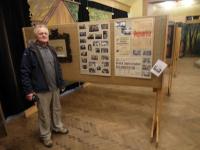 Hořičky, výstava Malované opony, 2012, Josef Kačer instaloval expozici