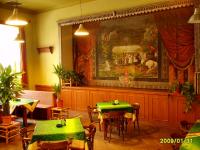 Samotišky, sál hostince, opona Kde domov můj, stav 2009