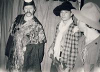 Chomutov, Hadr, Dívka, kterou prodali s hruškami, 1992