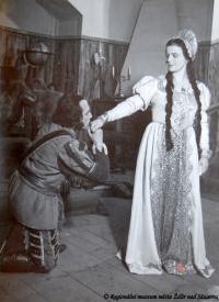 Žďár nad Sázavou, Sázavan, Hvězdy nad hradem, 1943