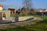 Mělnické Vtelno, přírodní divadlo a kulturní centrum obce, 2017