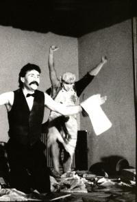 Lysá nad Labem, Divadlo AHA, Stará žena vysedává, CP FEMAD Libice n. Cidl. 1989