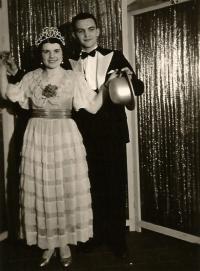 Praha-Kobylisy, Lidové divadlo, Silvestr 1935