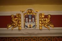 Čáslav, Dusíkovo divadlo, železná opona - ornamentální malba, nápisy a letopočty, autor nezjištěn, 1924