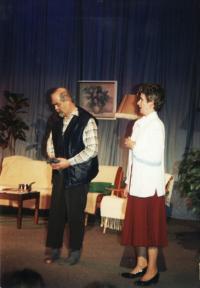 Dolní Dobrouč, Kroužek divadelních ochotníků, Procházka růžovým sadem, 2001