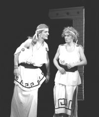 Praha, Divná Bára, Nejkrásnější válka, 2004