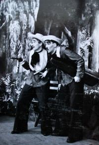 Praha-Kobylisy, Lidové divadlo, Petříček a Pavlíček, 1942