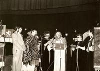 Tatobity, Divadelní ples, hosté z Mělníka, 1986