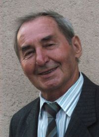 Beran, Bedřich, Hronov, Zlatý odznak J. K. Tyla, převzal na JH 2004