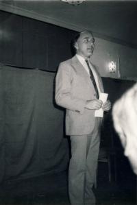 Jindřich Lenc v pořadu Poetická kavárna, 1987