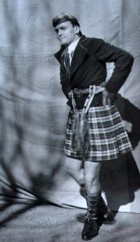 Praha-Kobylisy, Lidové divadlo, Hrom do tety, 1938