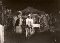 Zvoleněves, Sokol, Malá pohádková show, 2000