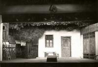 Praha-Kobylisy, Lidové divadlo, Srdce na zámek, 1946