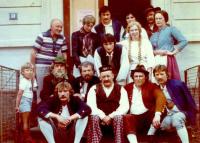 Mladějovice, Skupa, Poklad, režisér V. Čížek a účinkující, 1983