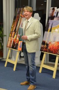 Pardubice, výstava kulis Genius loci Sudslava v aule Univerzity 2014, vernisáž