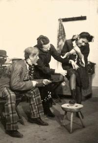 Praha-Kobylisy, Lidové divadlo, Ševci, 1945