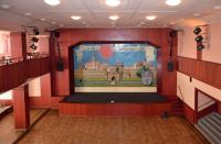 Soběslav, Kulturní dům, sál kulturního domu s oponou a jevištěm, 2015