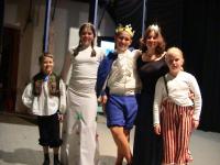 Dobrovice, Dobrovít, Divoké labutě, 2004