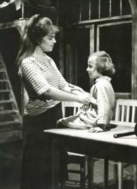 Hronov, MAJ, Neapol město milionů, 1957