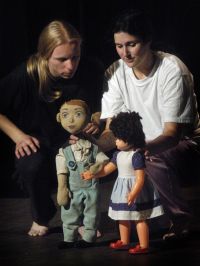 Plzeň, LD Rámus, Hra (volně na motivy Sofoklova Oidipa), CP Loutkářská Chrudim 2004