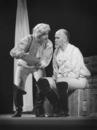 Libice nad Cidlinou, Vojan, Dva muži v šachu, 2000