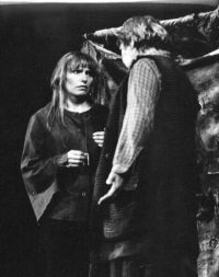 Ústí n. L., Malé divadlo, Matka Kuráž (A. Gottsmannová, E. Čejchanová), 1983