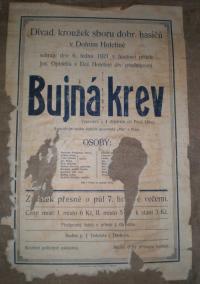 Holetín, sál hostince, opona, Karlštejn - plakát nalepený na rubu opony, 1921
