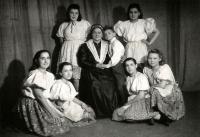 Praha-Kobylisy, Lidové divadlo, 4 doby českého kabaretu, 1946