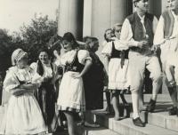 JH 1962, zahajovací program před divadlem