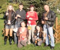 Jistebník, Loutkové divadlo, členové – zleva Jarm. Mariašová ml., Lad. Mariaš ml., Lada Majerová, Jarm. Mariašová, Tereza Majerová, Boh. Majer, po 2007.