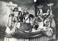 Říčany, alegorický vůz  Z dob faraonů, ze slavnosti k 60. výročí zrušení roboty, 1908