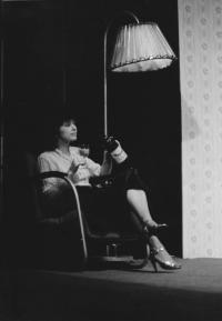 ŽIVNÁ, Marie, Neratovice, Hrdinům slzy nesluší,1985