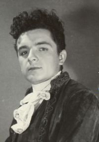 Praha-Nusle, Mládež církve čs, Loď do Smyrny 1952, Ladislav Smoljak jako Maccario