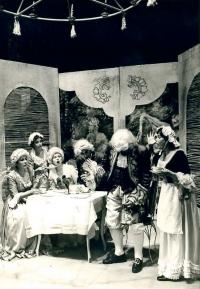 Hronov, MAJ, Zvědavé ženy, 1980