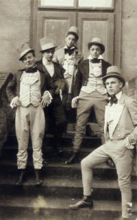 Hořovice, Spolek divadelních ochotníků, Pražský flamendr, 1916